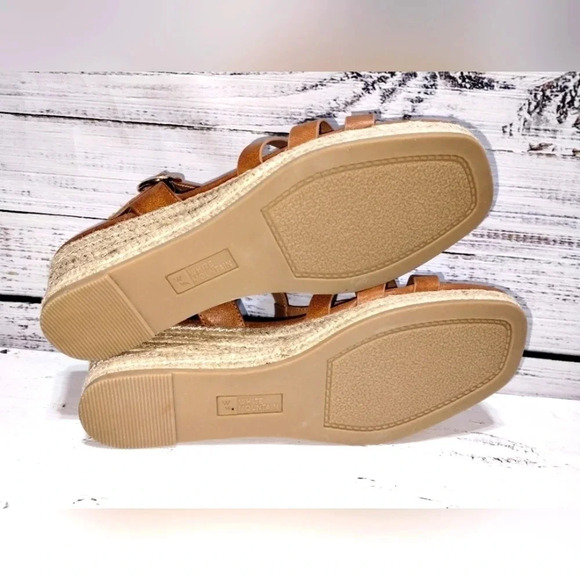 White Mountain Stormy Sandal Tan size 10 Wedge Rattan Vacation Resort - Picture 5 of 6